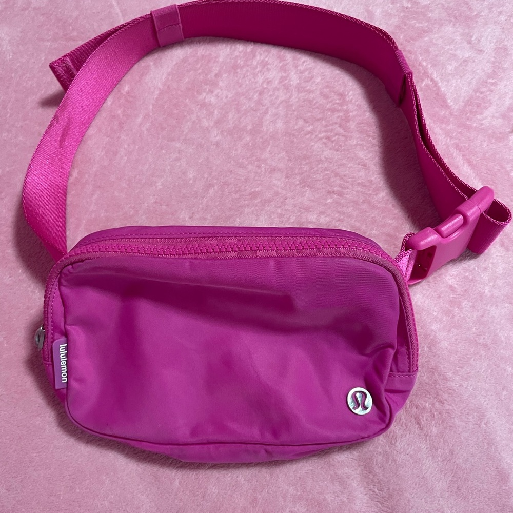 Lululemon Fuchsia Belt Bag